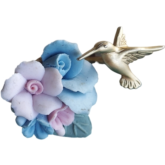 Vintage Jewelry - P0062 Vintage Signed AJC Goldtone Hummingbird with Flowers Brooch Pin